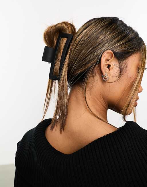 DesignB London XL hair claw in matte black 