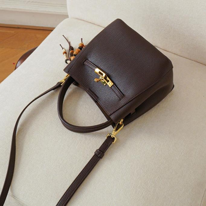 Avenza Belle Pebbled Leather Bucket Bag #Brown